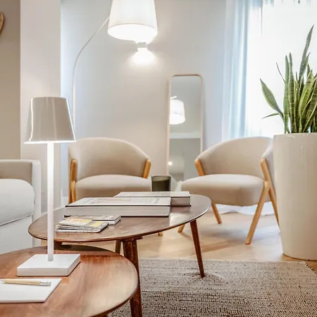 Melzo Deluxe Apartament *